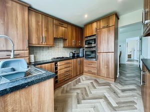 Kitchen- click for photo gallery